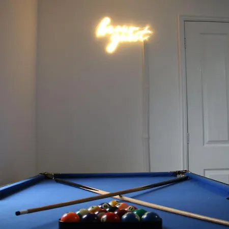 Modern Central Townhouse-Free Parking-Pool Table Manchester Exterior photo