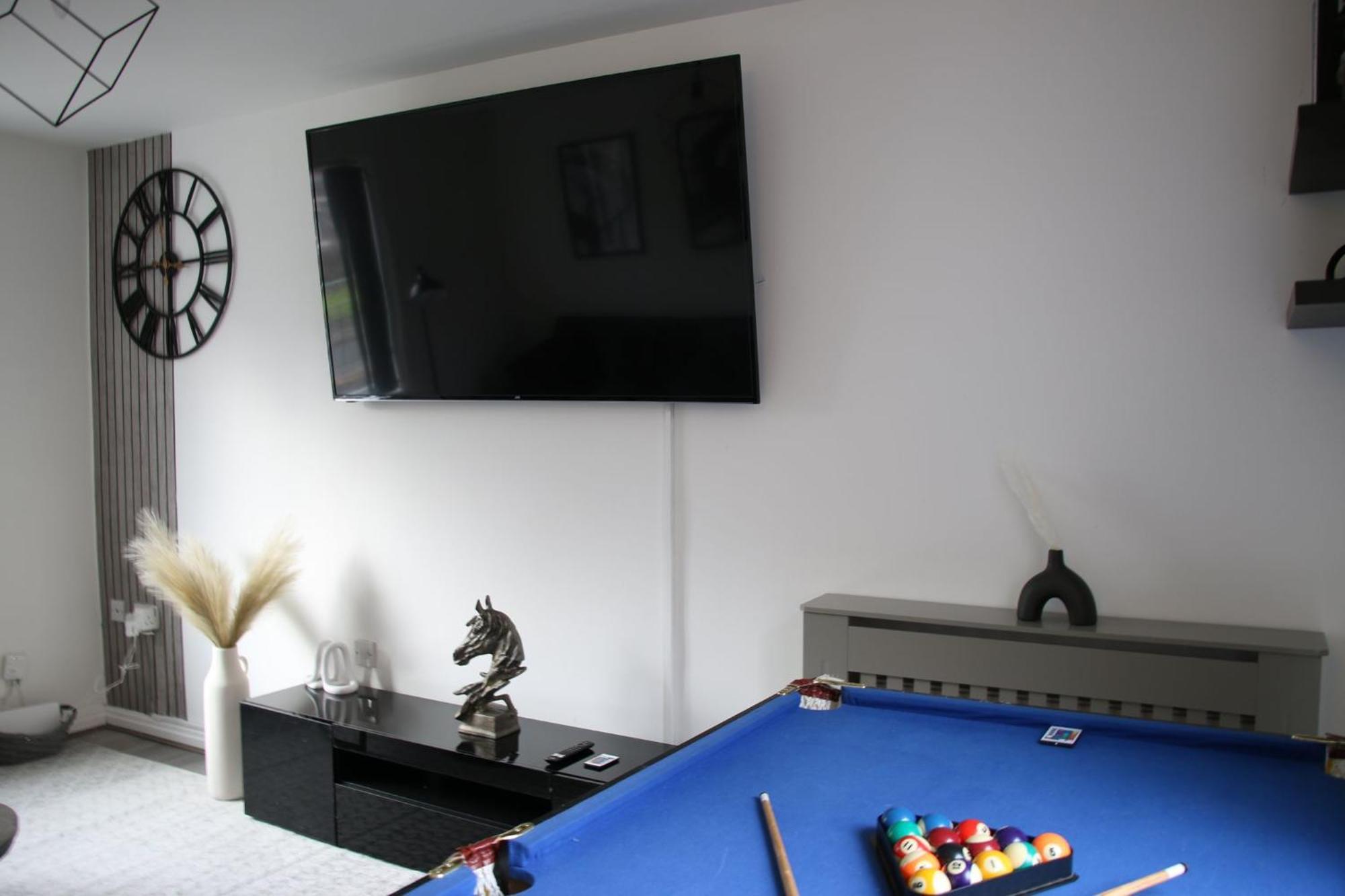 Modern Townhouse-free Parking-pool Table Holiday home