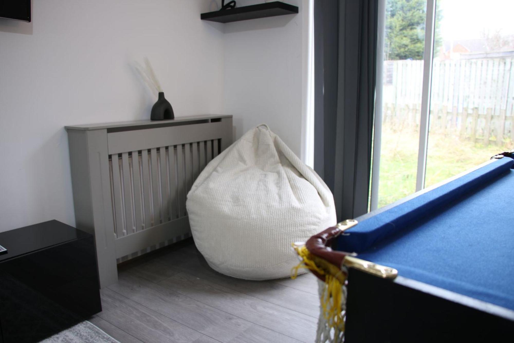 Modern Townhouse-free Parking-pool Table Holiday home *