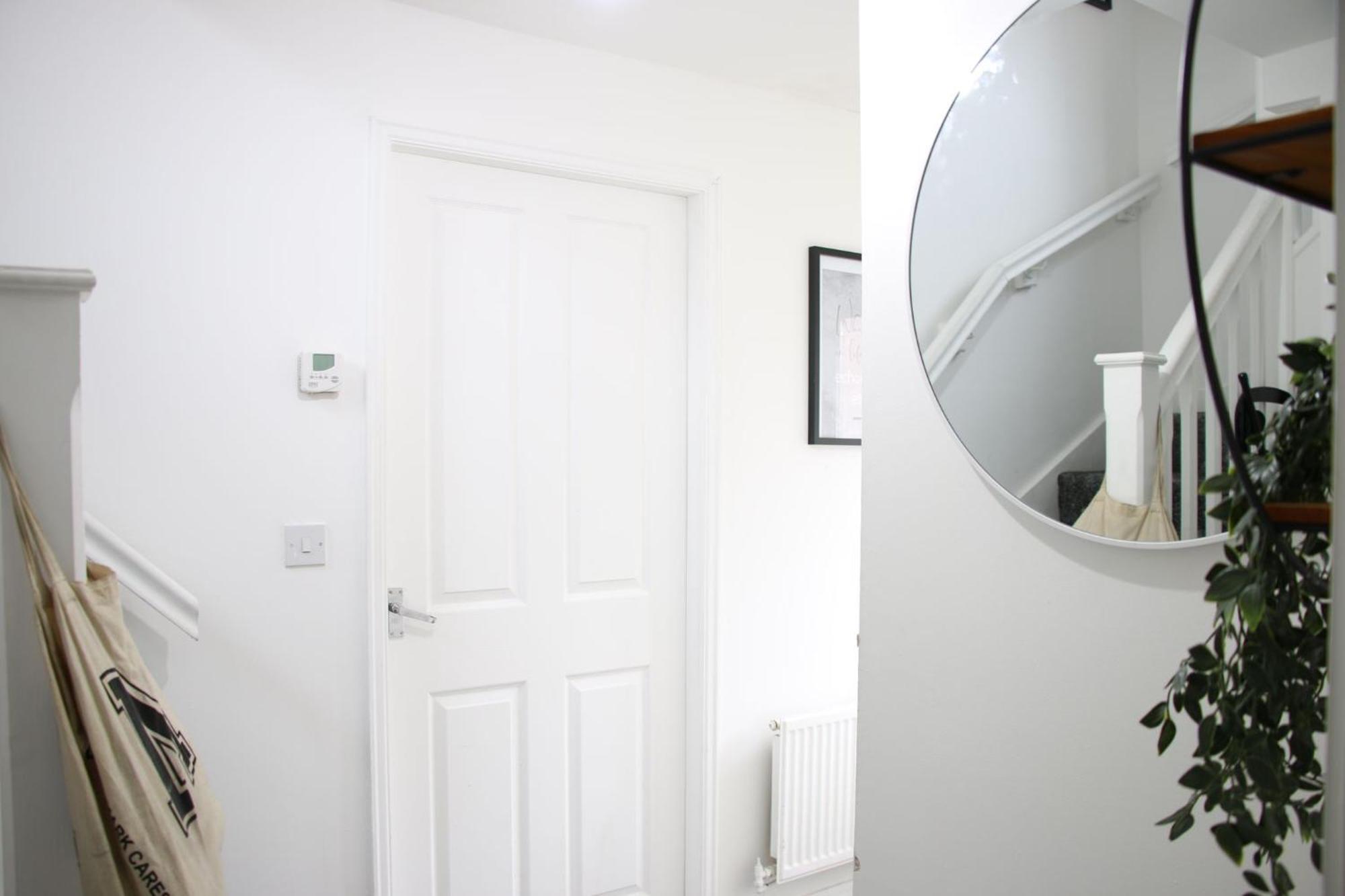 Holiday home Modern Townhouse-free Parking-pool Table *